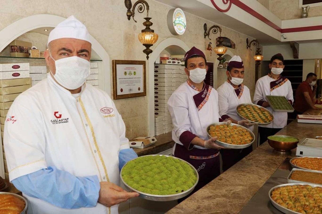 Bayramda baklavaya zam yok, kargolar ücretsiz Bayramda baklavaya zam yok, kargolar ücretsiz